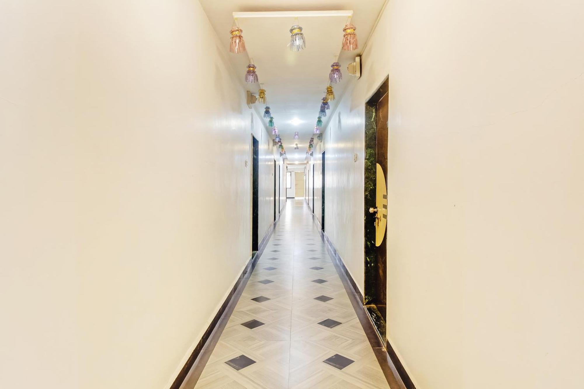 Spot On Harihar Lodging And Yatri Niwas Ξενοδοχείο Kolhapur Εξωτερικό φωτογραφία