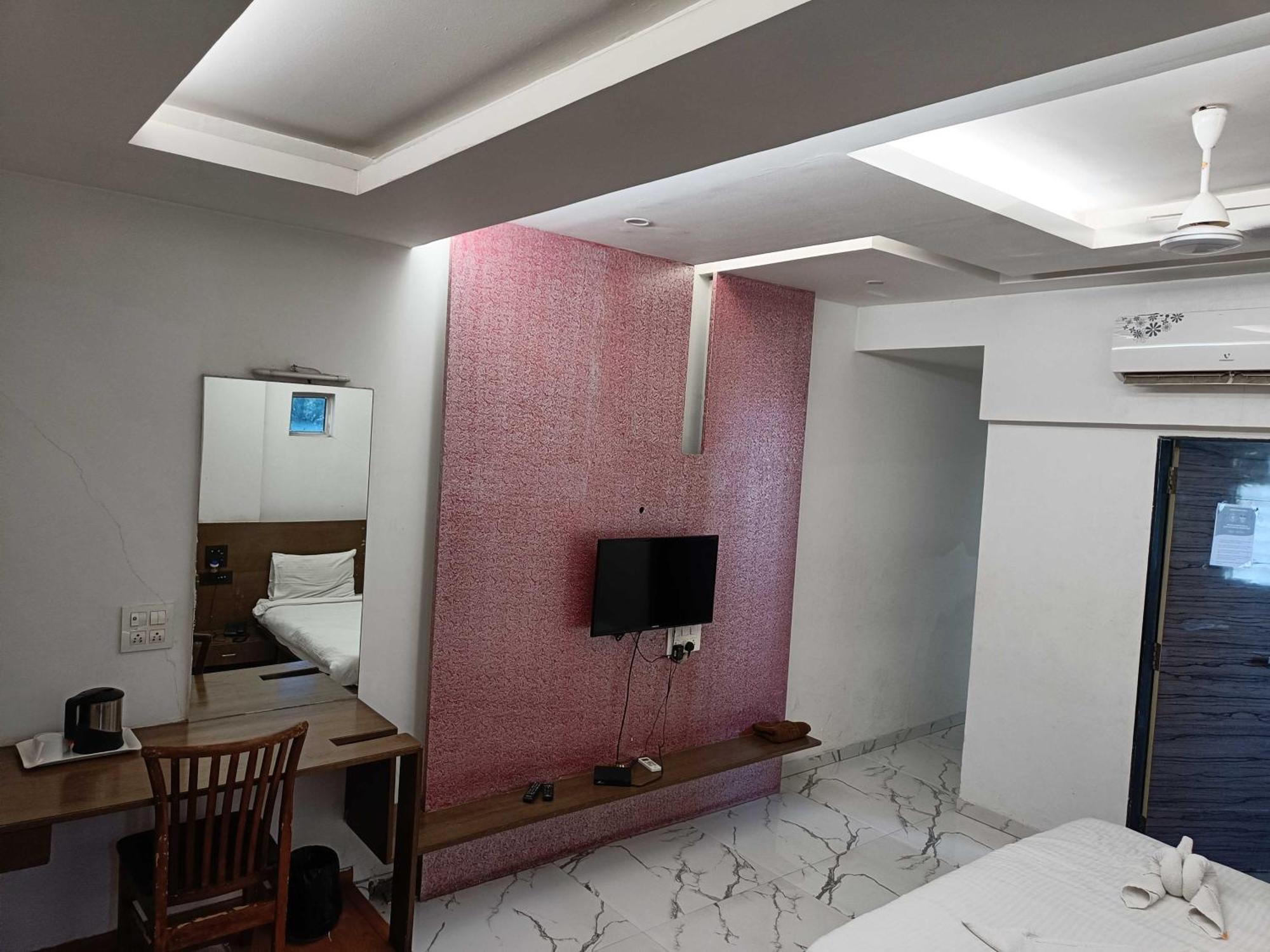 Spot On Harihar Lodging And Yatri Niwas Ξενοδοχείο Kolhapur Εξωτερικό φωτογραφία