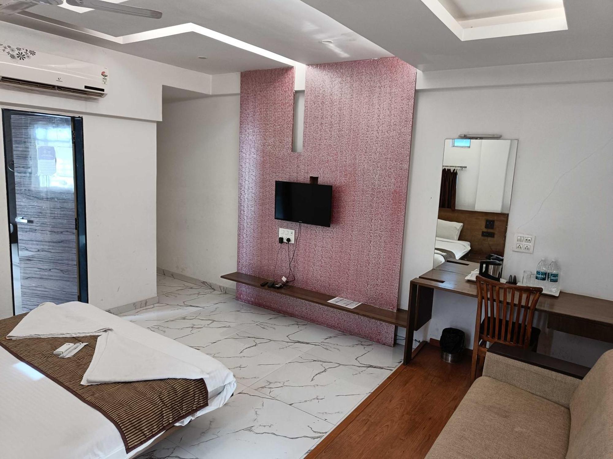 Spot On Harihar Lodging And Yatri Niwas Ξενοδοχείο Kolhapur Εξωτερικό φωτογραφία