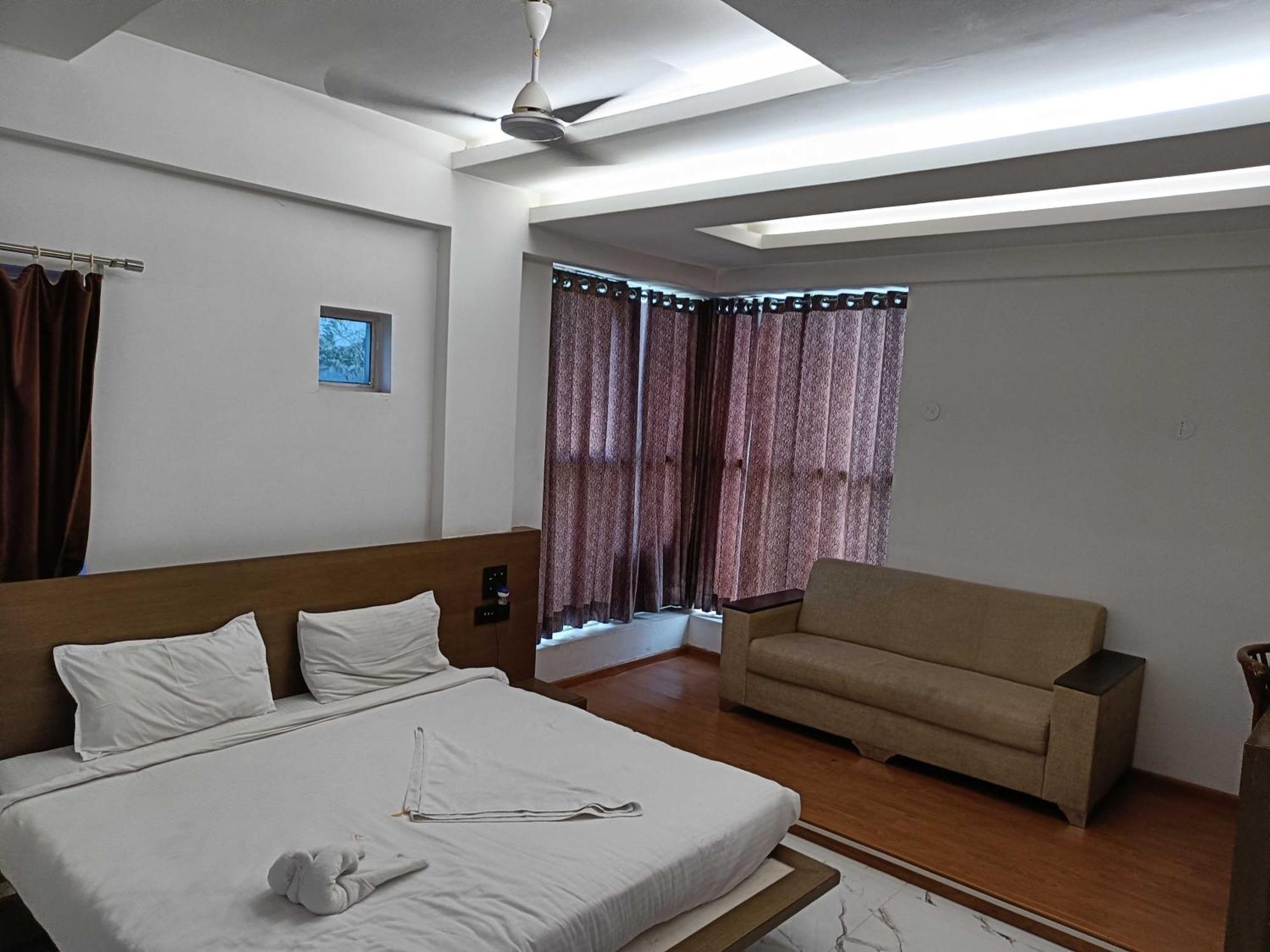 Spot On Harihar Lodging And Yatri Niwas Ξενοδοχείο Kolhapur Εξωτερικό φωτογραφία